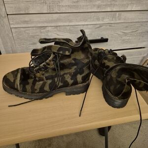Shellys London Camouflage Ankle Boots